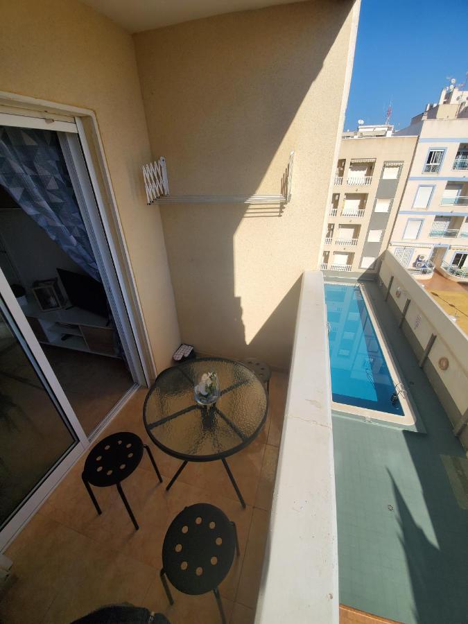 Appartement Proche Plage Avec Piscine En Centre Ville Τορεβιέχα Εξωτερικό φωτογραφία